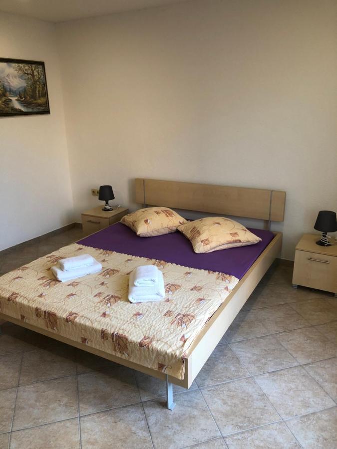 Miro Apartmani Ražanac 外观 照片