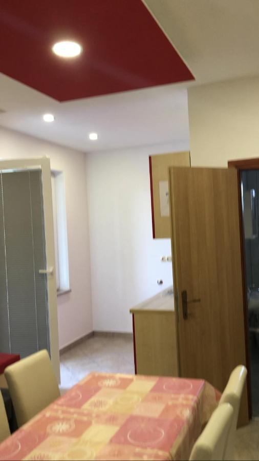Miro Apartmani Ražanac 外观 照片