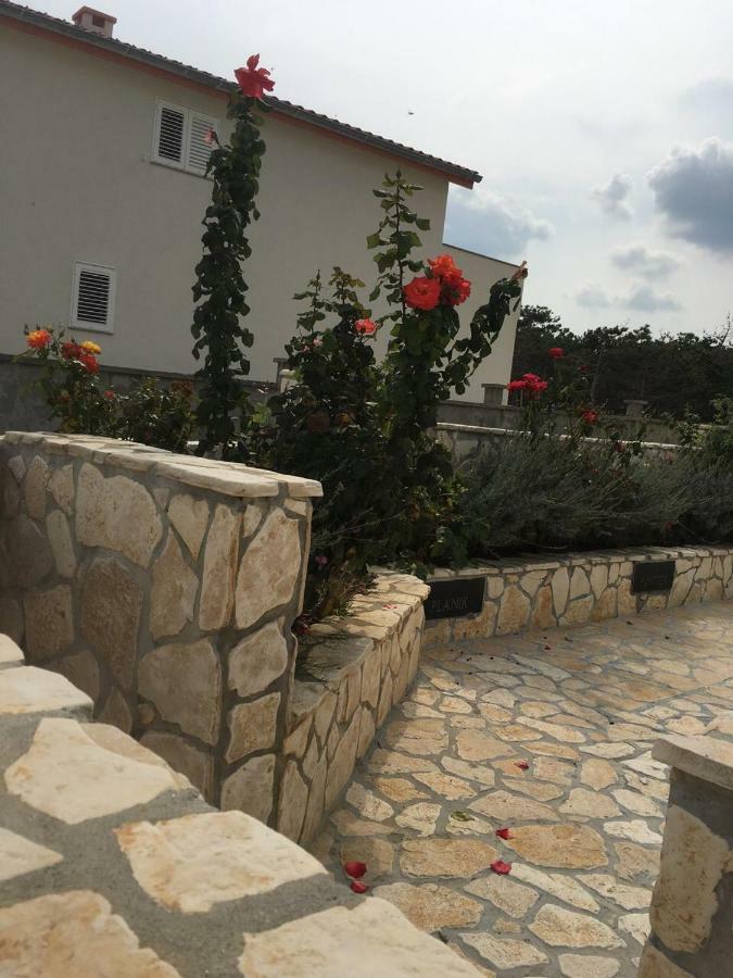 Miro Apartmani Ražanac 外观 照片
